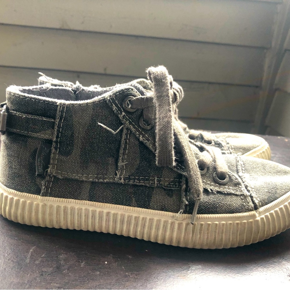 Blowfish Malibu Shoes Womens Flats Gray Canvas Top Sneakers Size 6.5